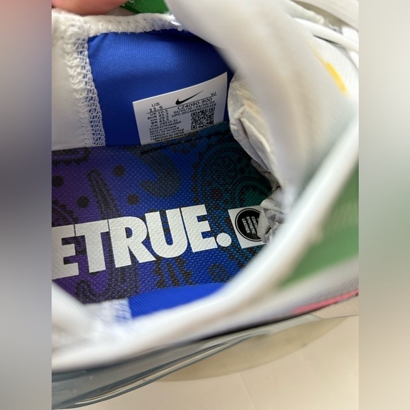 BRAND NEW IN ORIGINAL BOX Nike 2090 Be True Air Max - Size 11.5 US - PRIDE - Picture 2 of 13